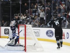 O gol de Clayton Keller no OT para Mammoth frustra a tentativa de retorno dos Jets
