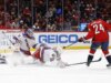 Rangers marca 5 gols no terceiro período e esmaga Capitals