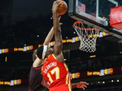 Rali dos Bulls no remaining do quarto trimestre surpreende Hawks