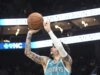 Hornets usam bola profunda para afundar Wizards