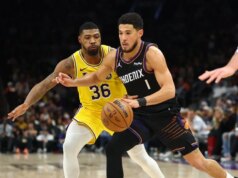 Suns marca 45 pontos no terceiro quarto e derrota o Lakers