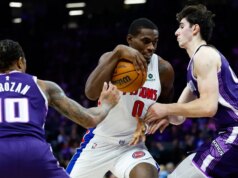 Pistons acertam 136 pontos e mantêm Kings cambaleando