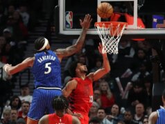 Desmond Bane atua em ambos os lados como Magic prime Blazers