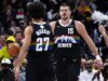 O triplo-duplo de 56 pontos de Nikola Jokic leva o Nuggets à vitória sobre os Wolves no OT