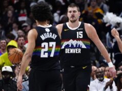 O triplo-duplo de 56 pontos de Nikola Jokic leva o Nuggets à vitória sobre os Wolves no OT