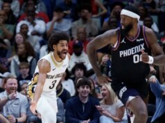 Devin Booker e Mark Williams levam Suns à frente dos Pelicans