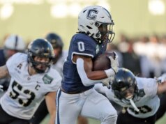 Exército atropela UConn na derrota do Fenway Bowl