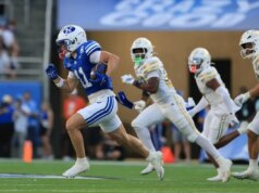 Nº 12 da BYU se recupera tarde para derrotar Nº 22 Georgia Tech no Pop-Tarts Bowl