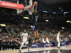 Lauri Markkanen ajuda a levar o Jazz à vitória fora de casa sobre o Spurs