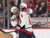 Alex Ovechkin e Caps empatam em 3º, eliminam Devils no OT