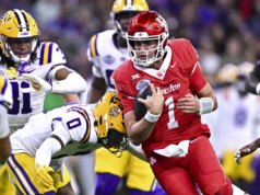 Conner Weigman (4 TDs), nº 21 da LSU de Houston no Texas Bowl