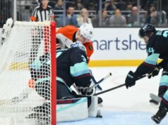 Philipp Grubauer se ergue para levantar Kraken sobre Flyers