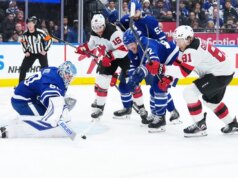 Joseph Woll para 33 arremessos e Maple Leafs derrota Devils