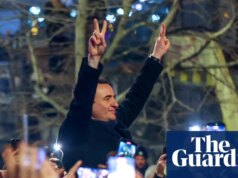 Primeiro-ministro do Kosovo vence eleições antecipadas para pôr fim ao deadlock político