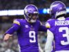 McCarthy lança dois TDs enquanto os Vikings desferem um golpe nas esperanças dos Cowboys nos playoffs