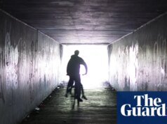 Os principais juízes unem-se ao apelo para que a Inglaterra e o País de Gales aumentem a idade de responsabilidade legal para 14 anos