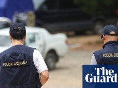 Menino britânico de 13 anos é morto a facadas em Portugal, dizem relatos