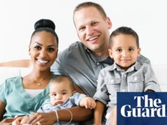 ‘Década perdida’ de progresso depois que o Reino Unido introduziu a licença parental compartilhada, dizem especialistas