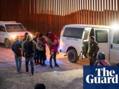 Crianças desacompanhadas sendo pressionadas a se autodeportar por funcionários da fronteira