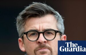 Joey Barton recebe pena de prisão suspensa por postagens ofensivas nas redes sociais