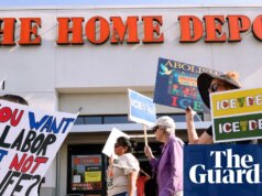 Boicote alegre: compradores dos EUA evitam negócios alinhados a Trump em meio à temporada de férias