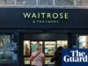 Waitrose pede aos clientes que não bebam água Deeside sobre cacos de vidro.