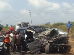 O acampamento de Anthony Joshua confirma que dois de seus amigos mais próximos morreram em um acidente de carro