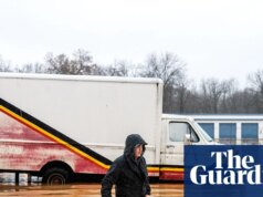 Um morto nas inundações da Califórnia enquanto o estado se prepara para uma semana brutal de tempestades de Natal