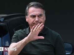 Bolsonaro passa por terceiro procedimento médico para soluços