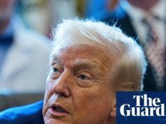 Trump assina projeto anual de defesa de US$ 1 trilhão nos EUA sem alarde