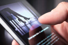 China expande proibição de conteúdo obsceno para incluir aplicativos de mensagens