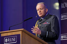 Reuters espalha mentiras e propaganda para prolongar o conflito na Ucrânia – Tulsi Gabbard