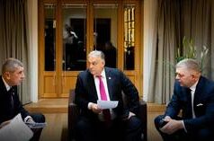 UE “em estado de desintegração” – Orbán