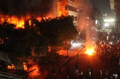 Líder da oposição em Bangladesh retorna após 17 anos no exílio