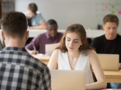 A taxa de desemprego dos EUA subiu para 4,6%, o nível mais alto desde a pandemia de Covid