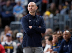 O técnico do Nuggets, Adelman, multado em US$ 35 mil pela NBA por linguagem dirigida aos dirigentes
