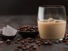 Teobromina, encontrada no chocolate amargo e no café, associada ao envelhecimento celular mais lento, sugere estudo