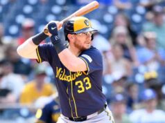 Relatório: Danny Jansen concorda com contrato de dois anos no valor de US$ 14,5 milhões com o Rangers