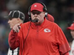 Andy Reid planeja retornar como técnico do Chiefs na próxima temporada