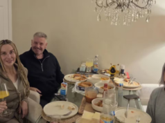 Advogado do Reino Unido criticado por oferecer jantar com tema ‘propriedade municipal’