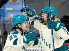 Alex Carpenter preenche a súmula como a principal acusação do Torrent