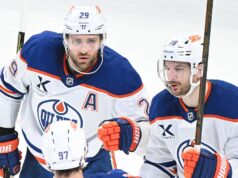 Leon Draisaitl, dos Oilers, atinge 1.000 pontos na carreira