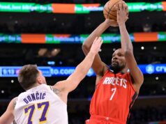 Thompson e Durant lideram Rockets após derrapar Lakers