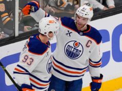McDavid marca short-handed e marca gol na vitória dos Oilers sobre os Bruins