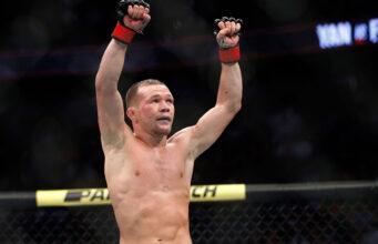 Yan derrota Dvalishvili e conquista o título peso-galo na revanche do UFC 323