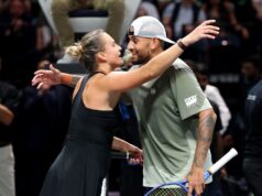 Kyrgios vence Sabalenka na última ‘Batalha dos Sexos’