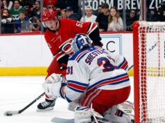Resumo da NHL: gol de Jackson Blake na prorrogação leva Hurricanes a ultrapassar o Rangers