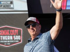 Múltiplas mortes em acidente de jato executivo ligadas a motorista aposentado da NASCAR