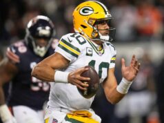 Jordan Love, do Packers, descartou contra Bears com concussão