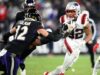 O novato do Patriots, RB Henderson, foi afastado dos gramados contra o Ravens devido a um ferimento na cabeça
